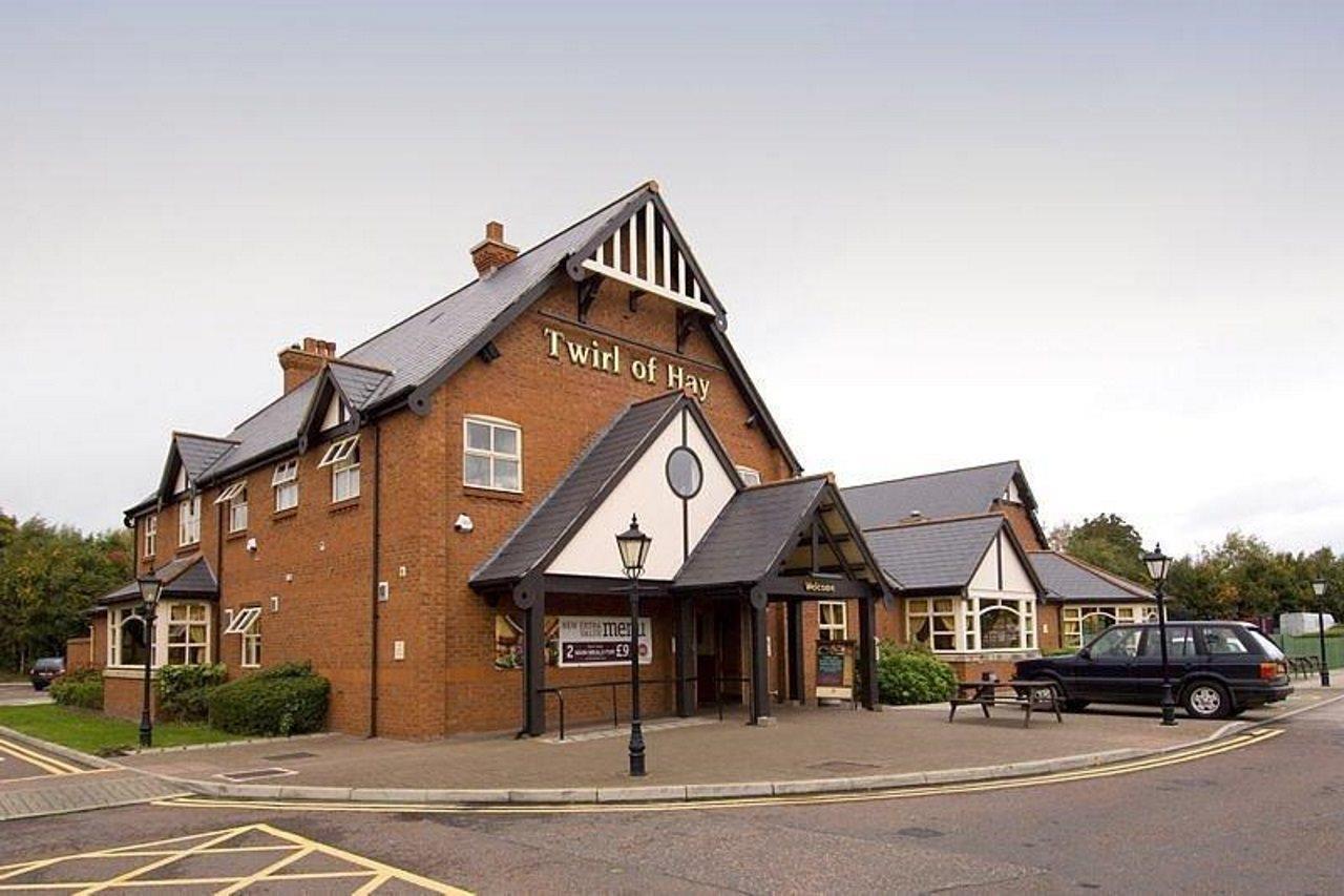 Chester Central Bagian luar foto