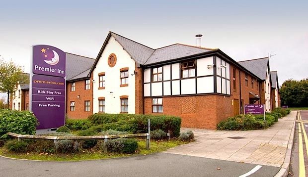 Chester Central Bagian luar foto